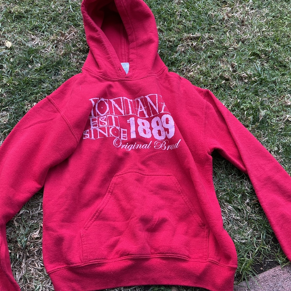 Gliding red sweatshirt